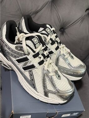 New Balance Women's White, Silver & Black Athletic Sneakers